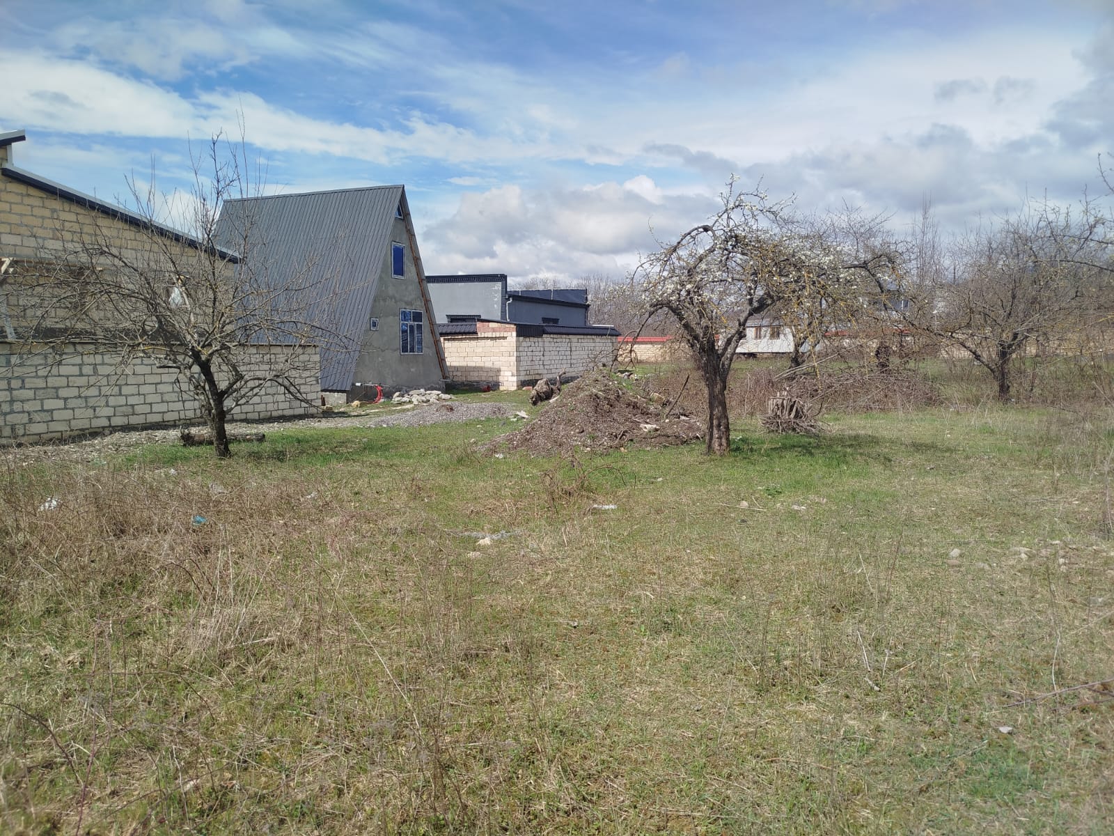 ANA YOLUN KƏNARİNDA 4 SOT TORPAQ SAHƏSİ